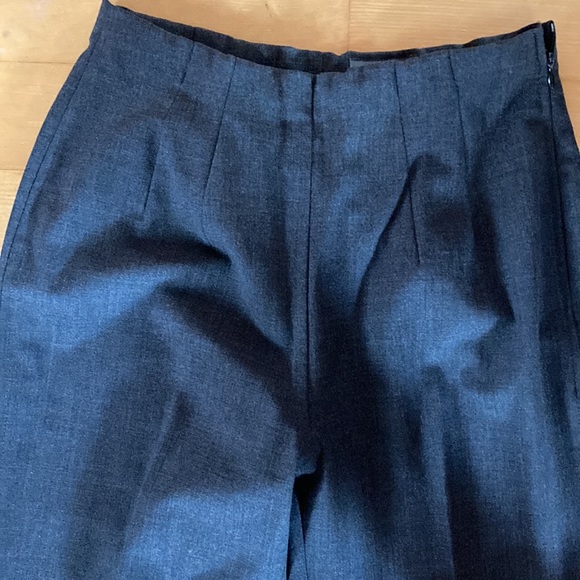 Banana Republic Stretch 96% Wool, 4% Lycra Spandex Grey Size 8.  Excellent shape - Picture 2 of 7